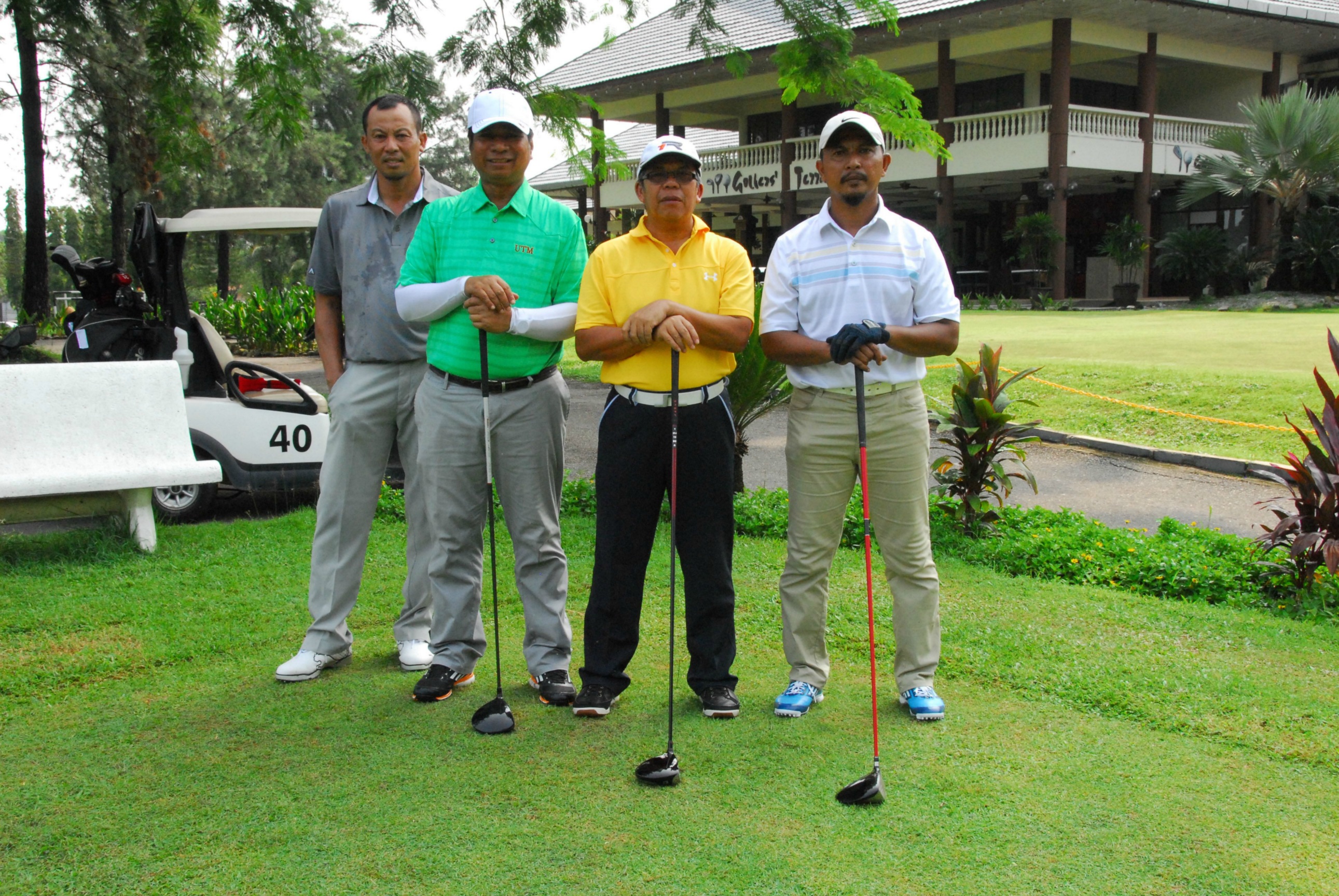 PRO15 157 GOLF DSC 0379.JPG